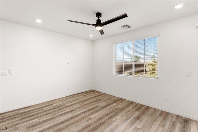 Building Photo - 2307 Teatro Ave