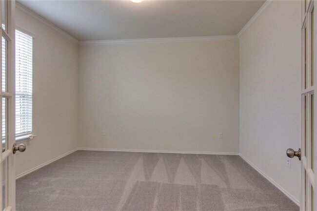 Building Photo - 6621 Hartlage St