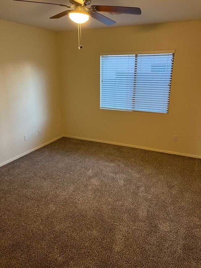 Building Photo - Beautiful Single-family unit with 4 bedrooms