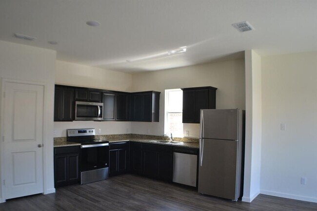 Building Photo - 824 Cedar Elm Dr
