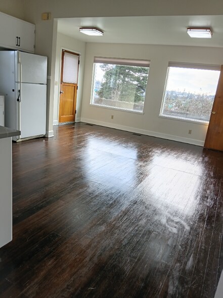 Building Photo - 2322 S 25th St