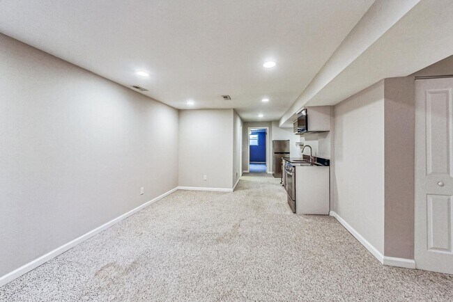 Building Photo - Coming Soon! Gorgeous 4 Bed + 3.5 Ba totally renovated row home in Columbia Heights