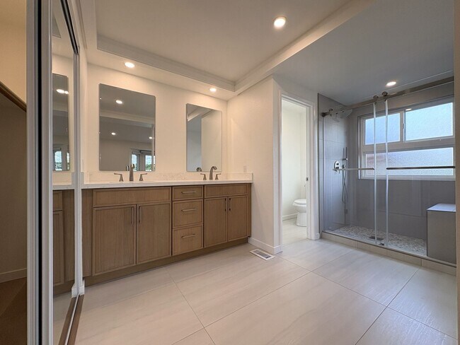 Building Photo - 3532 Rollingside Dr