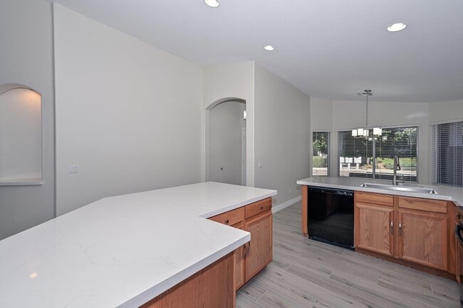 Building Photo - 8119 W Tonto Ln