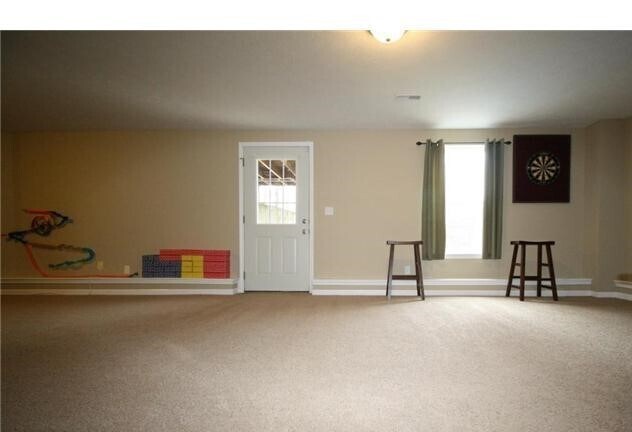 Building Photo - 4 bedroom, 3 bath Ranch Style Home