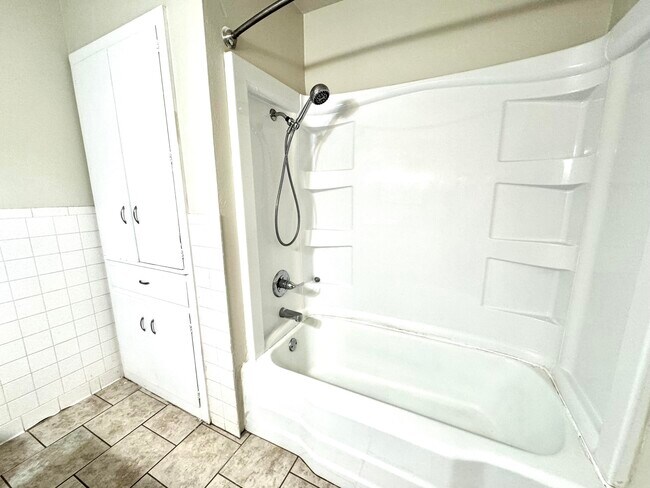 Building Photo - 3008 57th St