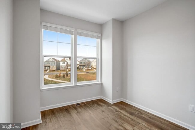 Building Photo - 721 Courier Ln