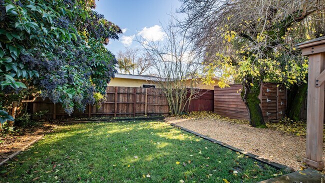 Building Photo - 5 Ormond Ct