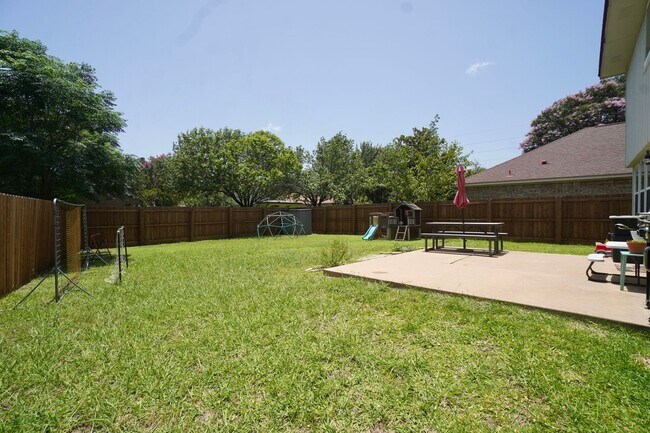Building Photo - 3001 Bernardino Cove