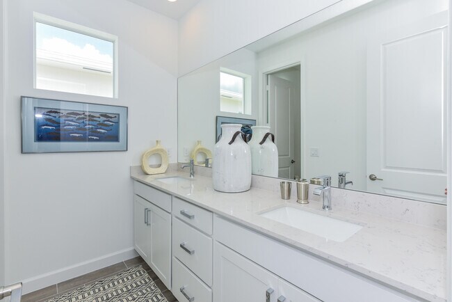 Building Photo - 1525 Stockbridge St