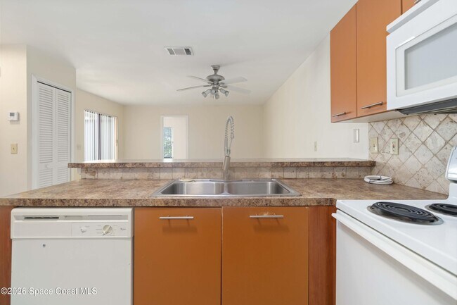 Building Photo - 1480 Sheafe Ave NE