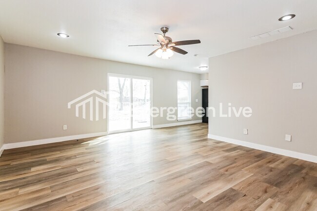 Building Photo - 816 Jack St