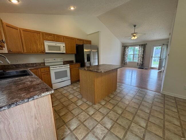 Building Photo - 7792 Sandalwood Dr