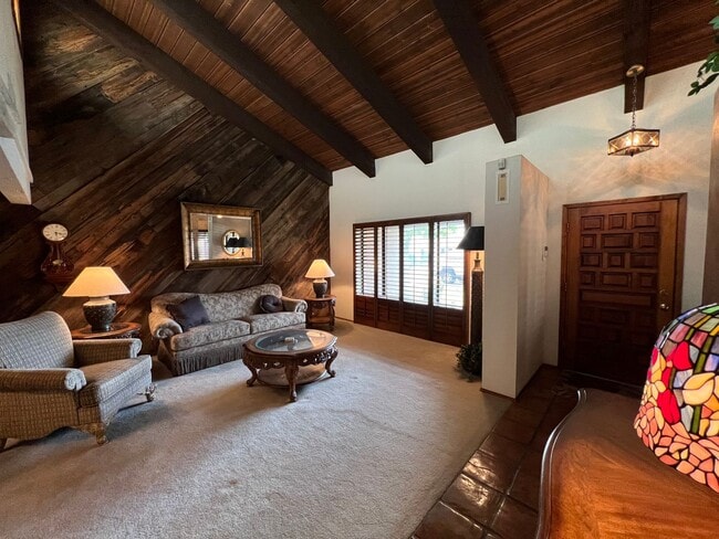 Building Photo - FURNISHED 3 BEDROOM HOME IN TOWN WITH POOL ACCESS!