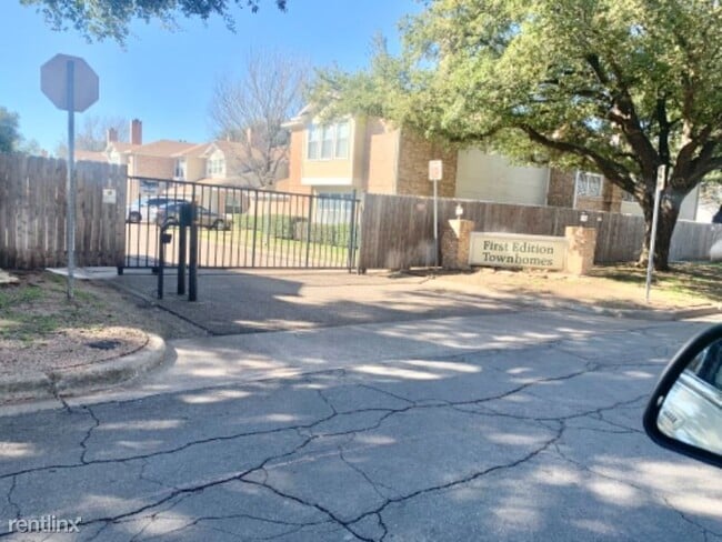 Primary Photo - 2 br, 1 bath Condo - 2320 Melissa Dr