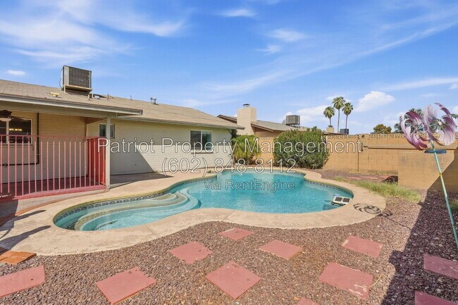 Building Photo - 1275 W Del Rio St