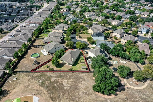 Building Photo - 811 Bedford Ct