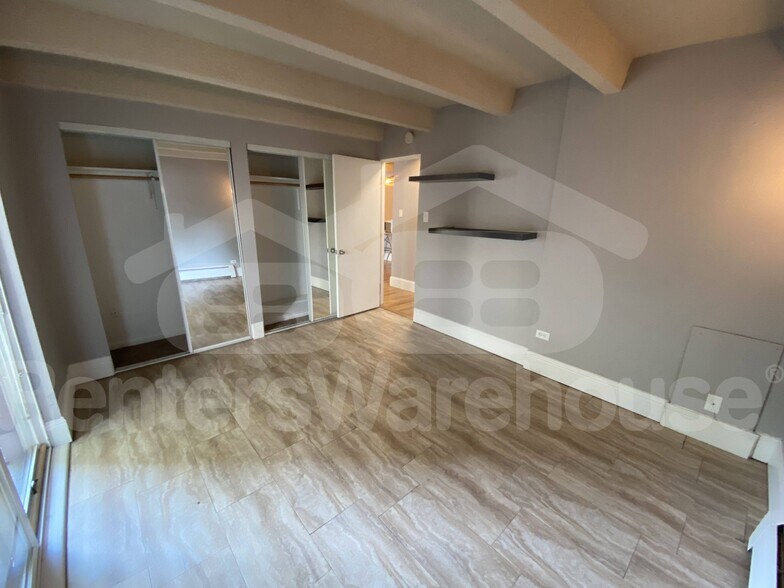 Building Photo - 200 N Pearl St