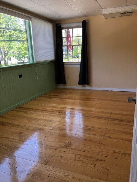 Building Photo - 600 S Britain Rd