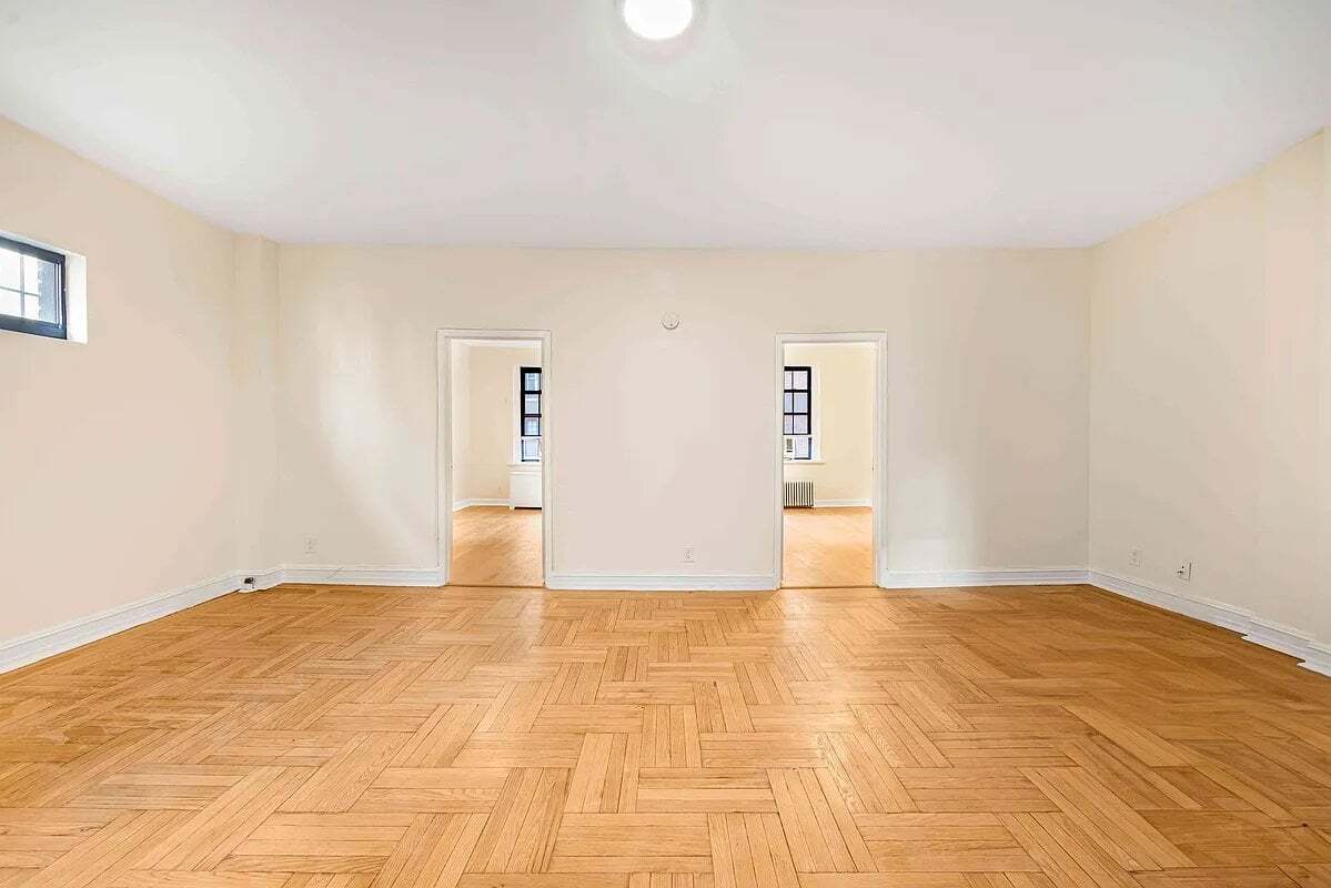 Building Photo - 107 E 63rd St