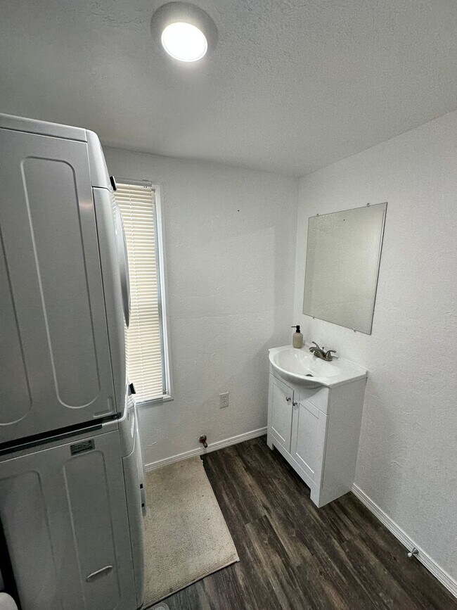 Building Photo - For Rent – Charming NW OKC Home with Solar...