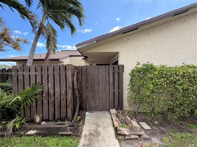 Building Photo - 1802 Waterview Cir