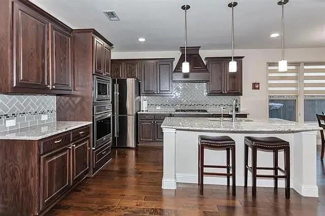 Building Photo - 913 Yarrow St