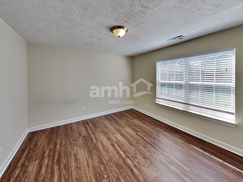 Building Photo - 6947 Calderwood Dr