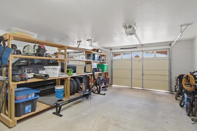 Building Photo - 208 N Broadview St