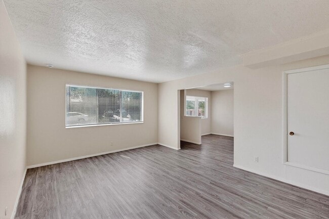 Building Photo - NE House 3/bd 1.75/ba 1/cg