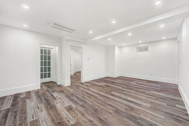 Building Photo - 20 Albion Pl