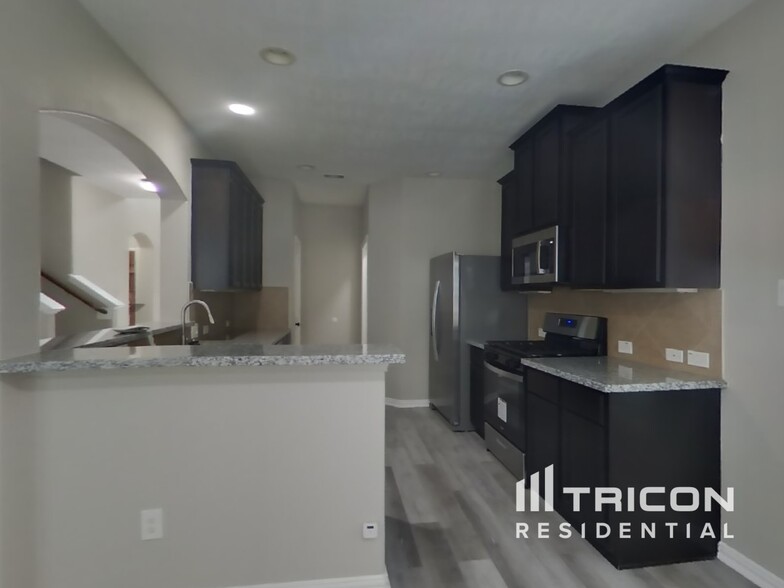 Building Photo - 28906 Hidden Cove Dr