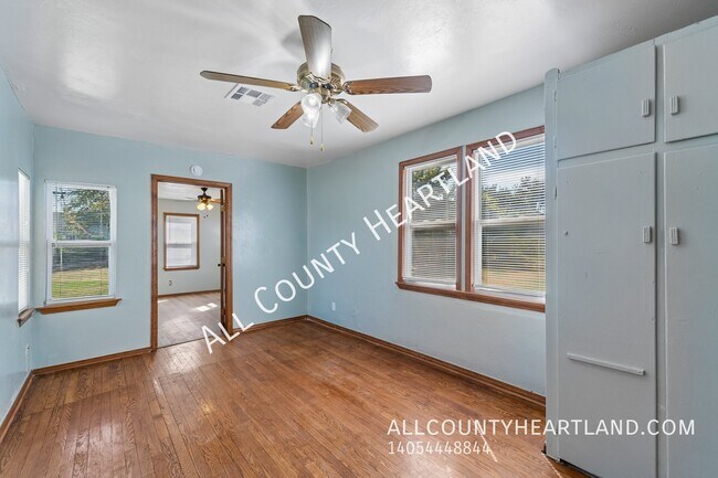 Building Photo - 1118 NW 29th St