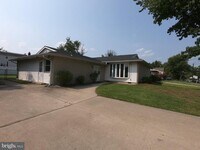 Building Photo - 436 Suffolk Dr