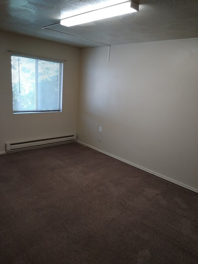 Building Photo - 171 College Way