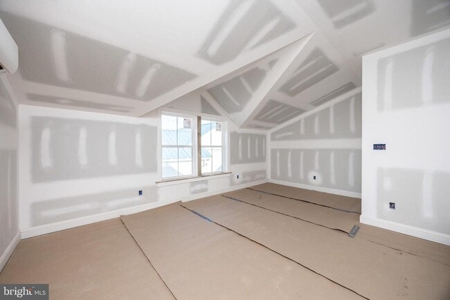 Building Photo - 453 E Franklin St