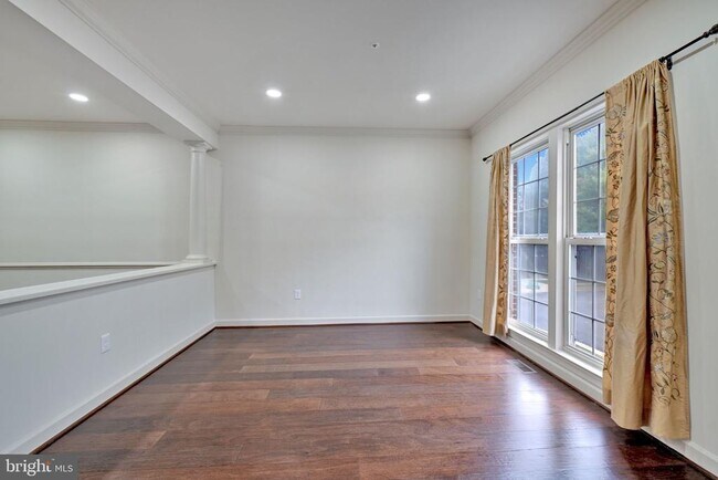 Building Photo - 14203 Plum Run Way