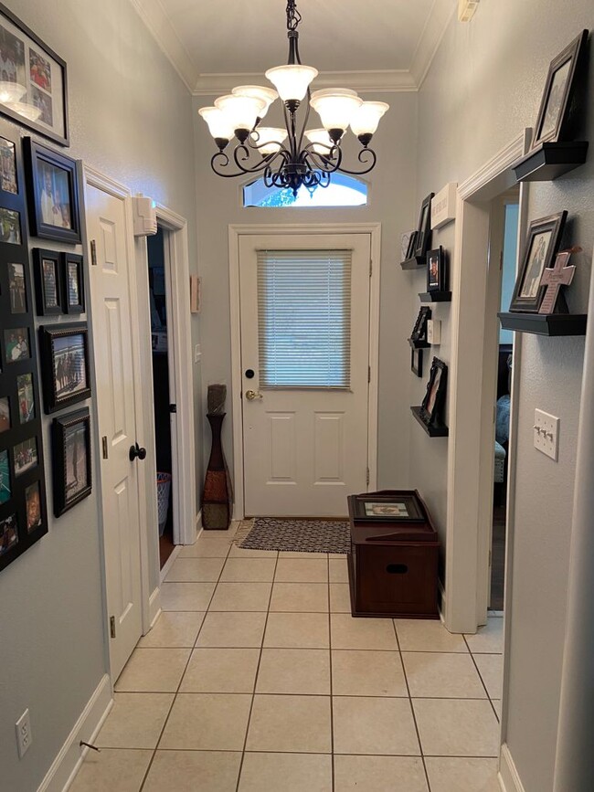 Front door in foyer - 1069 Winter Ln