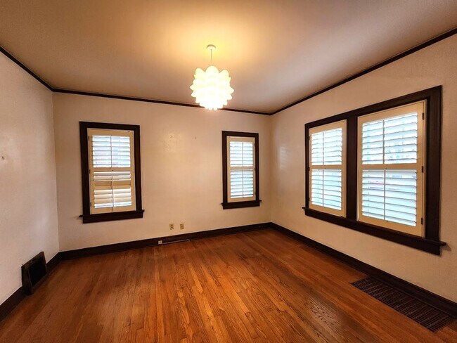 Building Photo - 3 Bed 2.5 Bath Plus ADU in Gatewood Add NW OKC