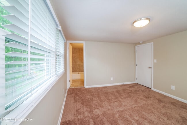 Building Photo - 3422 Peleske Dr
