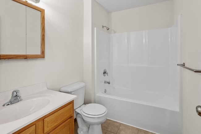 Building Photo - 509-511 Glenstone Dr.