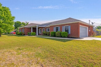 Building Photo - 101 Coriander Ln