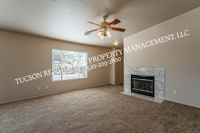 Building Photo - 5891 E Farmridge Dr