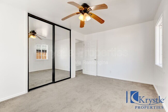 Building Photo - 1038 Thelma Ave