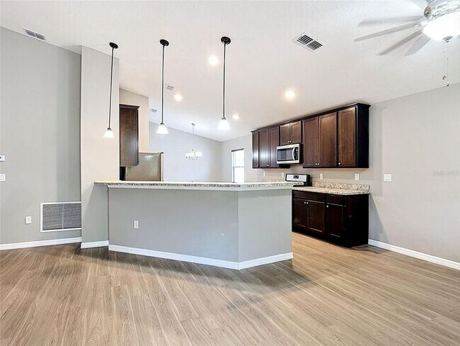Building Photo - 3 bedroom 2 bath Home in Champions Gate!
