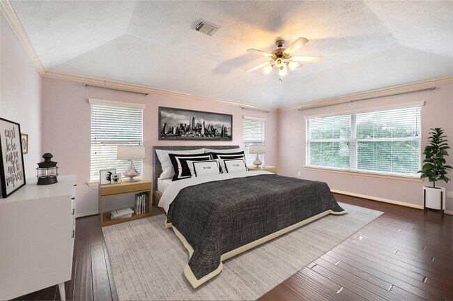 Building Photo - 2626 Couch St