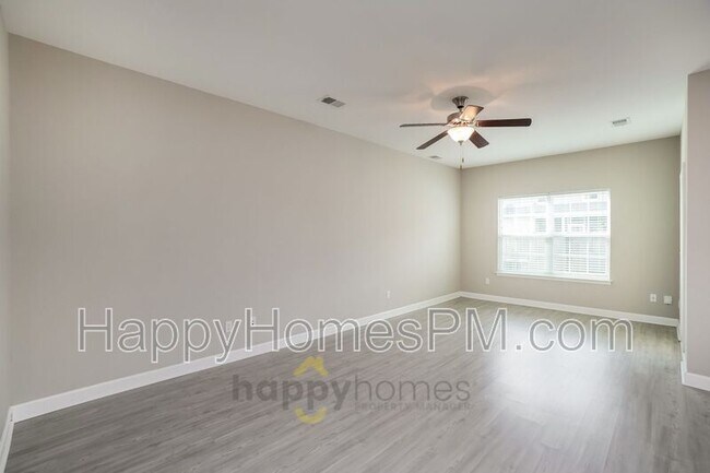 Building Photo - 120 Kirkland St