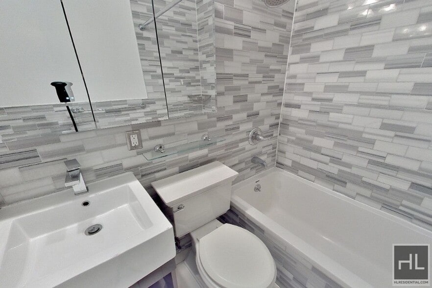 Building Photo - E 13TH ST.