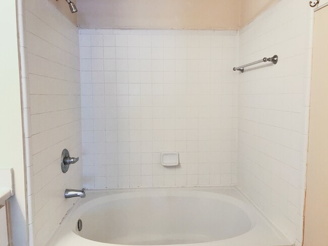 Building Photo - 18557 Bridle Club Dr
