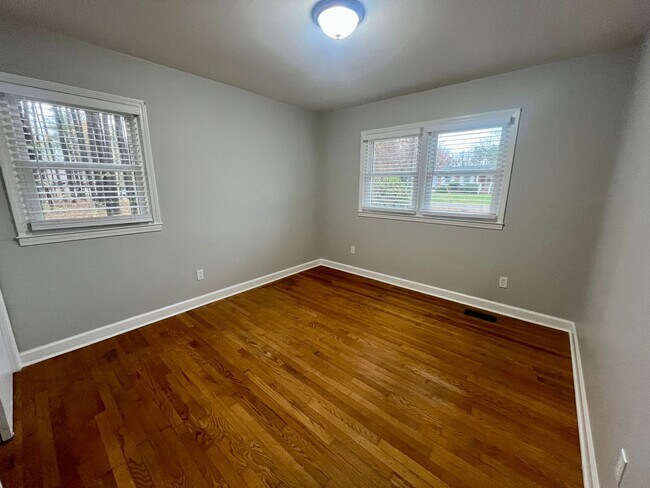 Building Photo - Lovely 3 Bedroom / 2 Bathroom Renovated Ranch Home for Rent